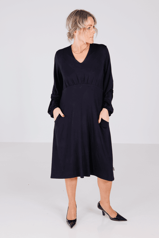 Ira svart bambus klänning 