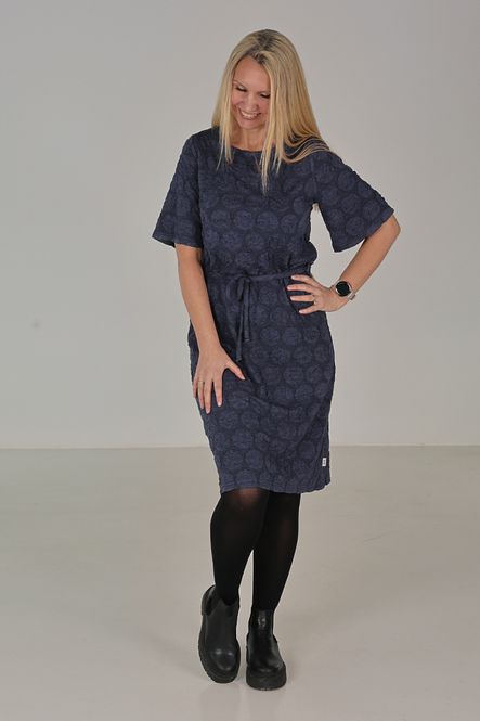 Huvudbild Helle blå melerad klänning