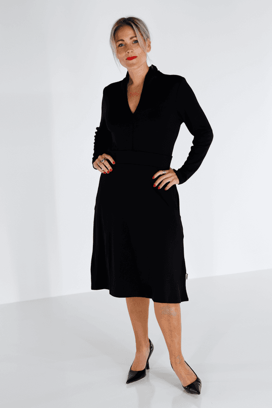 Kathrine svart merinoull klänning