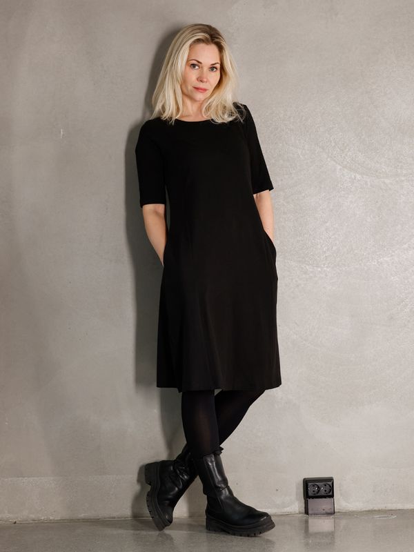 Sara svart bambus klänning 