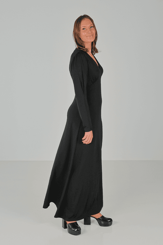 Ragnhild svart elegant klänning.