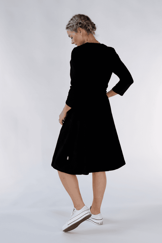 ELLI KLÄNNING BABYCORD SVART