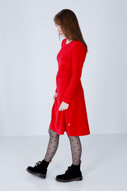 Anja basklänning i röd babycord