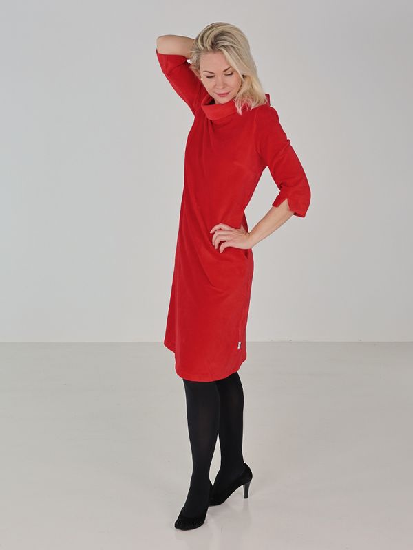 Sanna röd klänning i velur